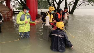 成大研究生撿手機　不慎墜曾文水庫