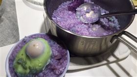 暗黑版分子料理？稀飯加「這物」整鍋母湯　達人曝變色原因（圖／翻攝自老百姓日常三餐交流會）