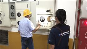 新北市林口區一家包子店，才開業1個多月，日前收到8月電費繳費通知單，電費居然高達38萬，台電派人檢視，電費破表原因出爐，判斷應為電表故障。（圖／台電台北西區營業處提供）