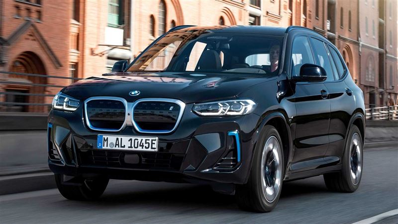 上市一年就改款　BMW電動休旅登場