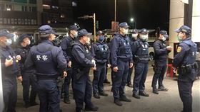 全國同步掃黑　北市警強力掃蕩不法犯罪台北市刑警大隊11日表示，為壓制不良幫派氣焰及維護市內治安，近日配合警政署執行全國同步掃黑，針對犯罪集團暴力討債、恐嚇取財、聚眾鬥毆滋事、從事詐騙及販毒等不法犯罪行為進行強力掃蕩及查緝。（台北市警察局刑事警察大隊提供）中央社記者黃麗芸傳真  110年3月11日