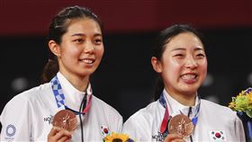 東奧羽球女雙奪銅，韓國選手金昭映、孔熙容，圖／路透社／達志影像