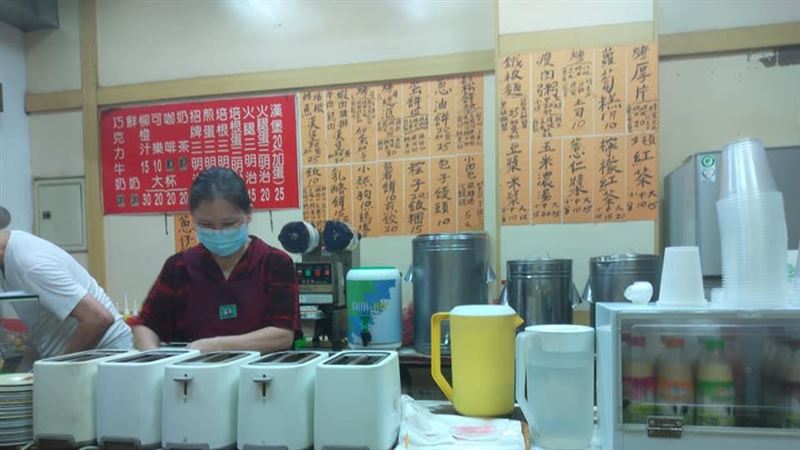 台中早餐店太佛　網跪：老闆賺什麼