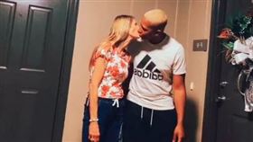  61歲阿嬤雪兒與24歲男友庫蘭訂婚，圖／翻攝TikTok@ttvleolove_3