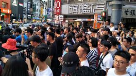 懸日,西門町,人潮（圖／記者陳弋攝）