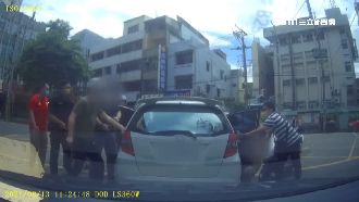 大甲鎮瀾宮旁　2警車包夾逮2嫌