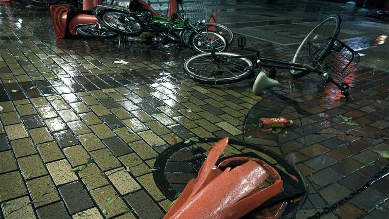 日九州大雨釀災　清水寺旁土石崩落