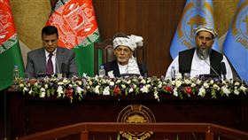 阿富汗總統甘尼（中間）（Ashraf Ghani），圖／路透社／達志影像