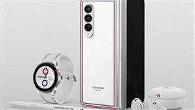 Galaxy Z Fold3 | Flip3 5G Thom Browne Edition限量版（圖／台灣三星提供）