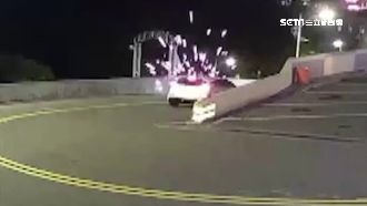 朝車外扔水雷炮嚇人！駕駛扯拜拜還願