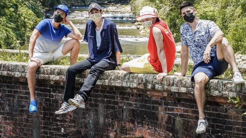男星鏡頭前獻第一次　脫了狂喘全都錄