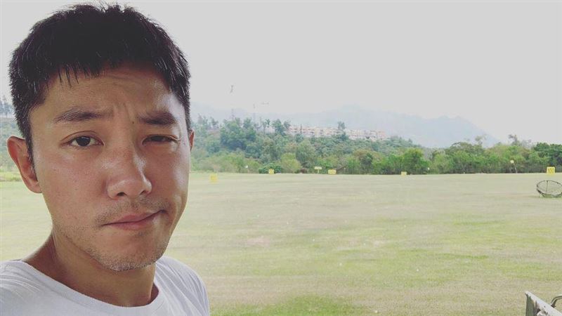 拍戲現場驚見汽車躺男屍　男星急報警