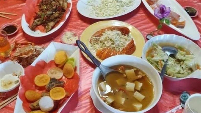 4男吃霸王餐　狂嗑龍蝦身上僅30元