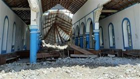 台灣友邦海地最近發生規模7.2強震，摧毀當地「聖母無染原罪教堂」，非營利組織AVSI基金會援助海地震災。（圖取自facebook.com/AVSIUSA）