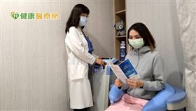 隨著科技進步，出現了高強度聚焦磁能技術，石佳琦醫師解釋，因為骨盆底肌就跟其他肌群一樣，需要訓練強化，若靠凱格爾運動，除了需要驚人的毅力，改善的幅度也有限，且目前沒有藥物可以治療。