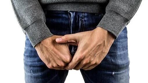 防疫在家騎飛輪　熟男蛋蛋竟腫如飯糰