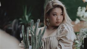 鄭欣宜住在媽媽留下來的豪宅中。(圖／翻攝自鄭欣宜Youtube)
