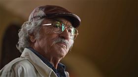 《詐製片家》1.影帝勞勃狄尼洛77歲仍一尾活龍  大展搞笑嘴砲功力。(圖/甲上娛樂提供)
