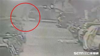 恐怖運將螺絲起子猛刺醉客　畫面曝光