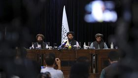 塔利班在17日召開國際記者會，承諾和平且會尊重婦女權利。（圖／美聯社／達志影像）