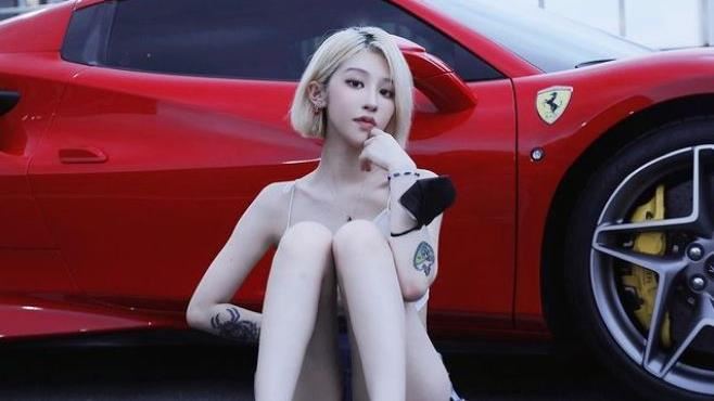 真理女神全脫光！鏡頭前爆雙峰不藏了