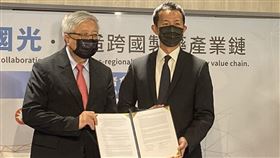 國光生技與國際醫療技術公司BD，看好全球醫藥委託代工製造 （CMO）市場，今（19）日宣布簽訂合作備忘錄（MOU）。（圖／記者簡浩正攝影）