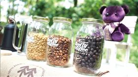 ▲咖啡果實經過不同加工處理後的狀態，左至右分別為日曬、水洗、蜜處理。（圖／台中市農會提供）