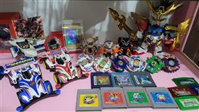 7、8年級生瘋掉！他曬一整排滿滿回憶　網淚：小時候都買不起。（圖／翻攝自爆廢公社公開版）