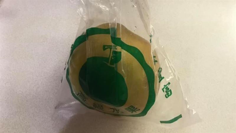 水梨為何要套塑膠袋賣？ 果農曝功用