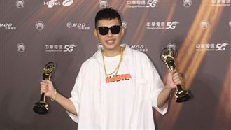 10年前寫這首歌　蛋堡神預言奪金曲