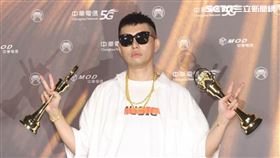 蛋堡「雙壓」成功奪得金曲歌王後，再獲最佳華語專輯。（圖／記者邱榮吉攝影）