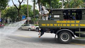 越南疫情嚴峻，我國駐越南使館2天內連續4人確診。（示意圖／路透社／達志影像）