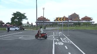 區公所認養廟地！停車場變機車練習場