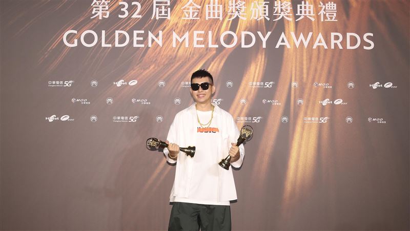 蛋堡封金曲兩大獎歌王　獎金用途曝光