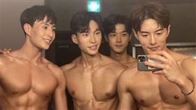 2021韓國Oppa選美顏值冰塊肌爆裂，連自拍都讓人嚇一跳。（圖／翻攝自misterinternationalkorea IG）