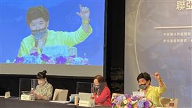 聯亞生技集團董事長王長怡說明，疫苗研發過程相當辛苦。（圖／記者簡浩正攝影）