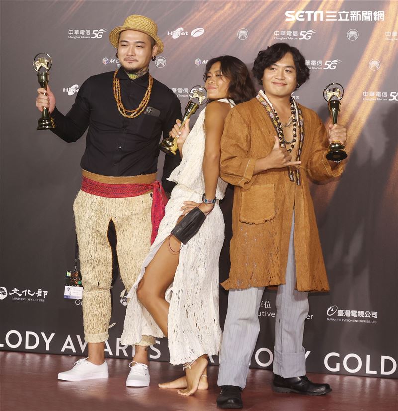 原民樂團「漂流出口」獲得金曲32最佳原住民語專輯獎。（記者/邱榮吉/攝影）