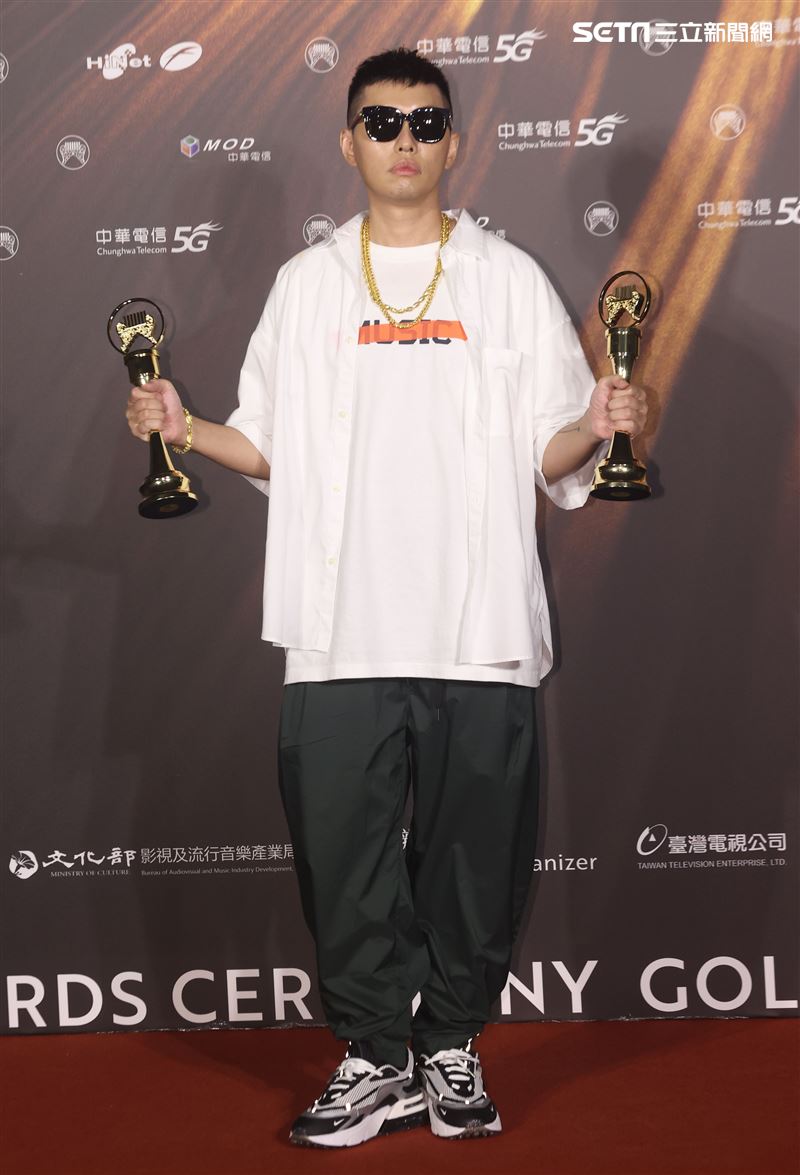 蛋堡獲得金曲32華語男歌手。（記者/邱榮吉/攝影）