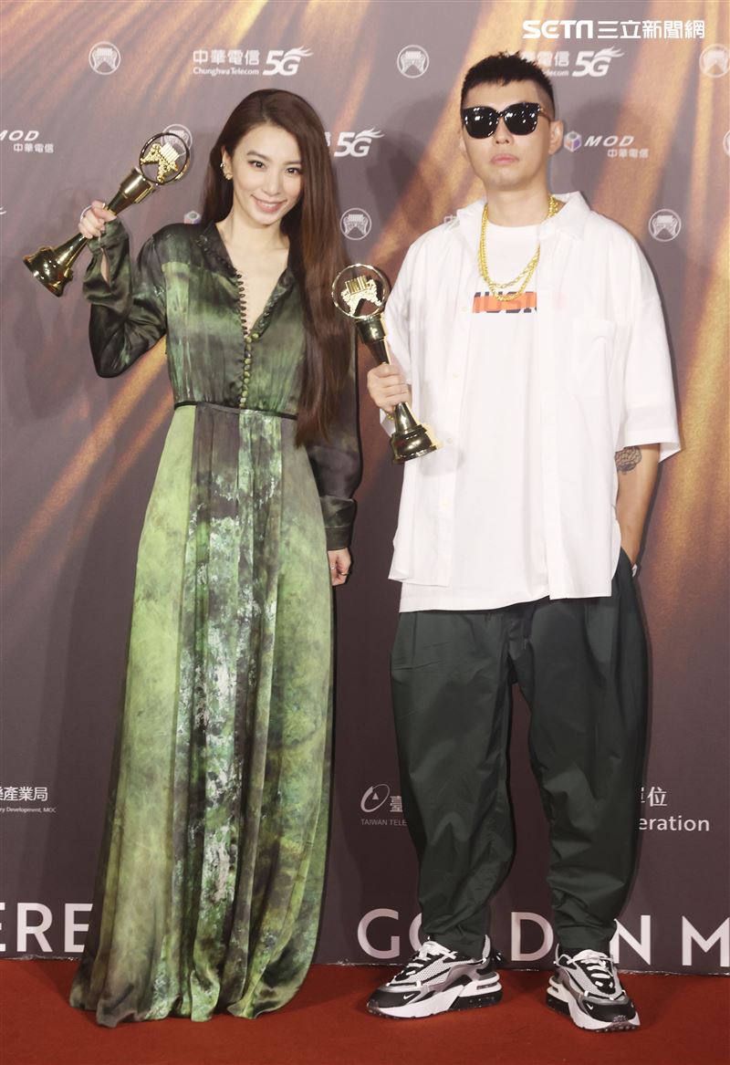 蛋堡、田馥甄獲得金曲32華語男女歌手獎。（記者/邱榮吉/攝影）