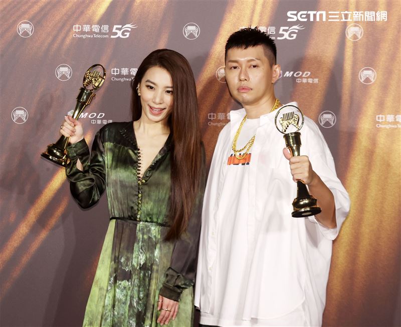 蛋堡、田馥甄獲得金曲32華語男女歌手獎。（記者/邱榮吉/攝影）