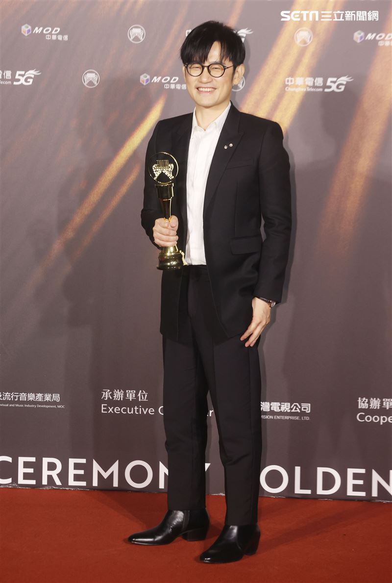 陳建騏獲得金曲32最佳專輯製作人獎。（記者/邱榮吉/攝影）