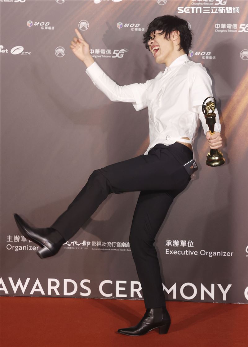 盧廣仲獲得金曲32年度歌曲獎。（記者/邱榮吉/攝影）