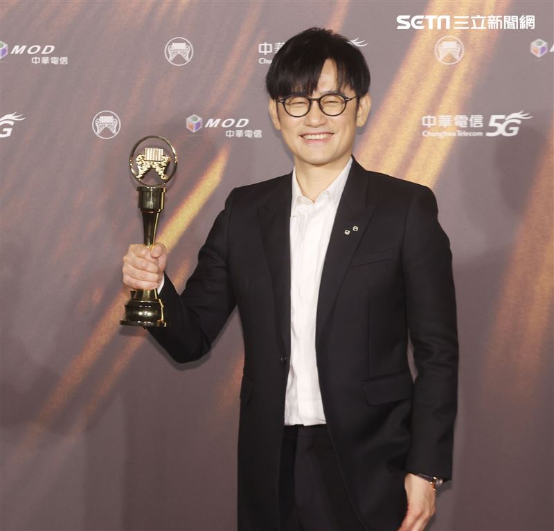 陳建騏獲得金曲32最佳專輯製作人獎。（記者/邱榮吉/攝影）
