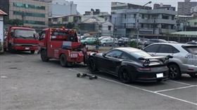 ▲遭拖吊的保時捷911 GT3。（圖／民眾提供）