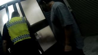 阿嬤沒關燈出事了？鄰居急壞報警破門