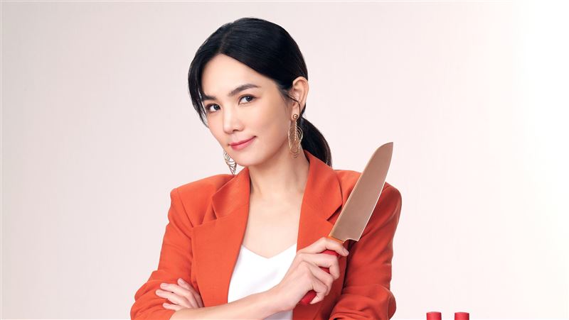 Ella做菜不需尪　一句話閃爆眾人