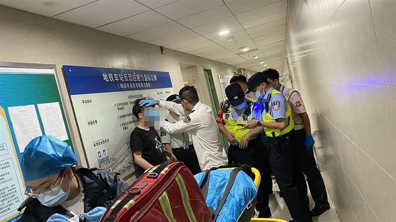 癲癇昏迷滿臉血　男醒來喊：我要上班