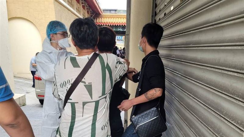 獨／少女逃家溺斃解剖　殯儀館爆衝突