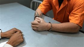 研究顯示，心理變態者在受訊時，頭部幾乎很少晃動。（示意圖／取自免費圖庫pexels）
