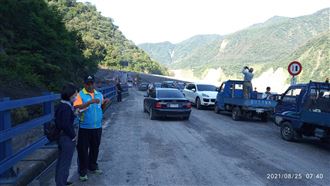 孤島17天！高雄桃源區斷橋便道完工